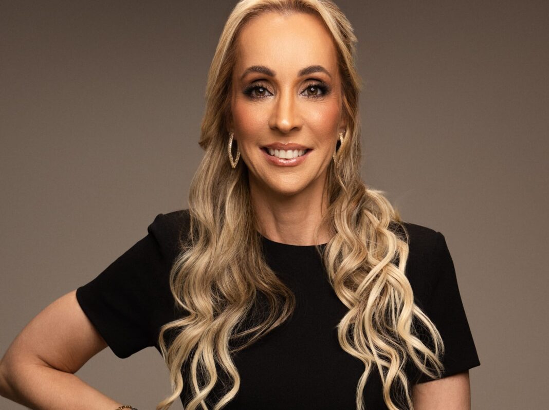 Raquel Mendes é ex-servidora pública e criou um método de educação financeira a partir de sua própria experiência.