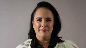Dra. Elize Franco Rolim de Moura, especialista em Cirurgia Ginecológica Minimamente Invasiva.